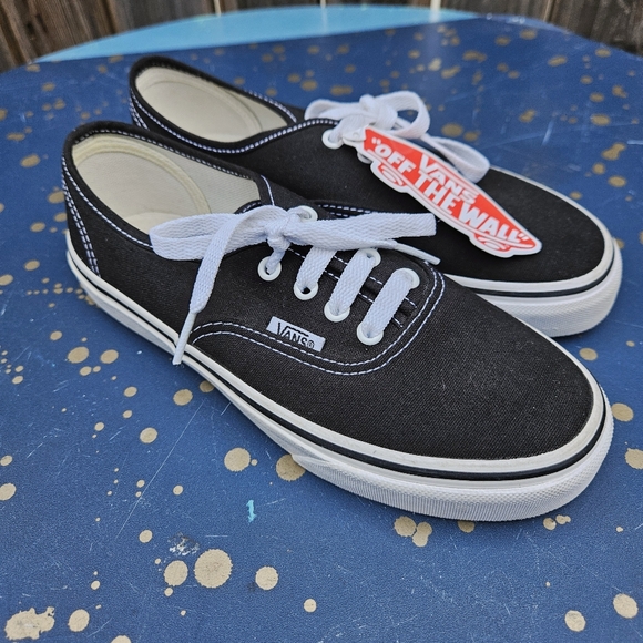 Vans Black and White Canvas Shoes - Picture 10 of 16